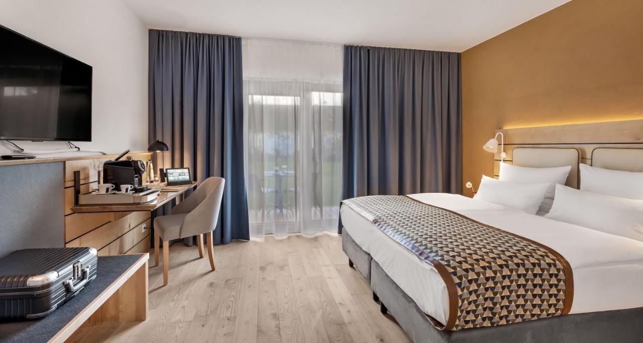 Walhalla Hotel Regensburg Hoeferer 4 Sterne Superior Tegernheim Bagian luar foto